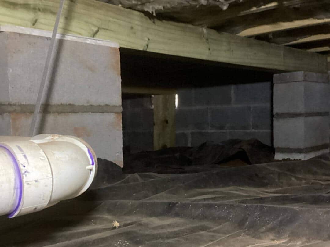 Wellford, SC 29385: Cracks in bathroom wall after