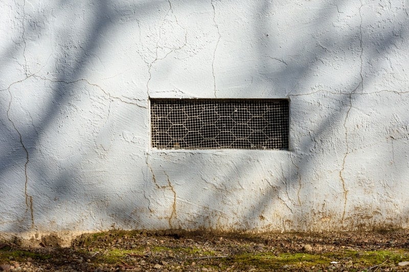 Should Crawl Space Vents Be Closed in Winter?
